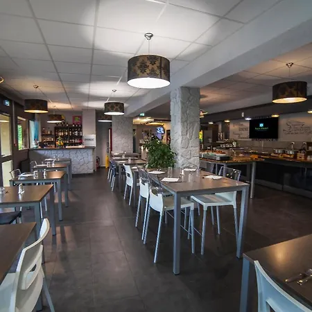 Sure By Western Lille Tourcoing Ex Garden 3* Bondues