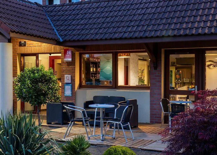 Sure By Western Lille Tourcoing Ex Garden 酒店 3*